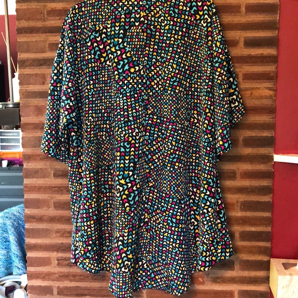 Lularoe Lindsay kimono. N w condition black base